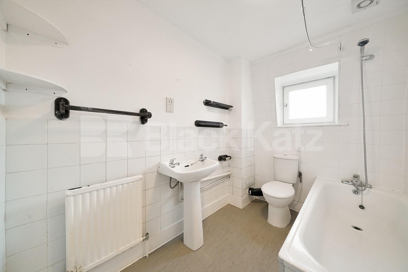 Split level conversion offering 528 Sq. Ft of living & entertaining space  Ashurst Gardens, Tulse Hill / Brixton